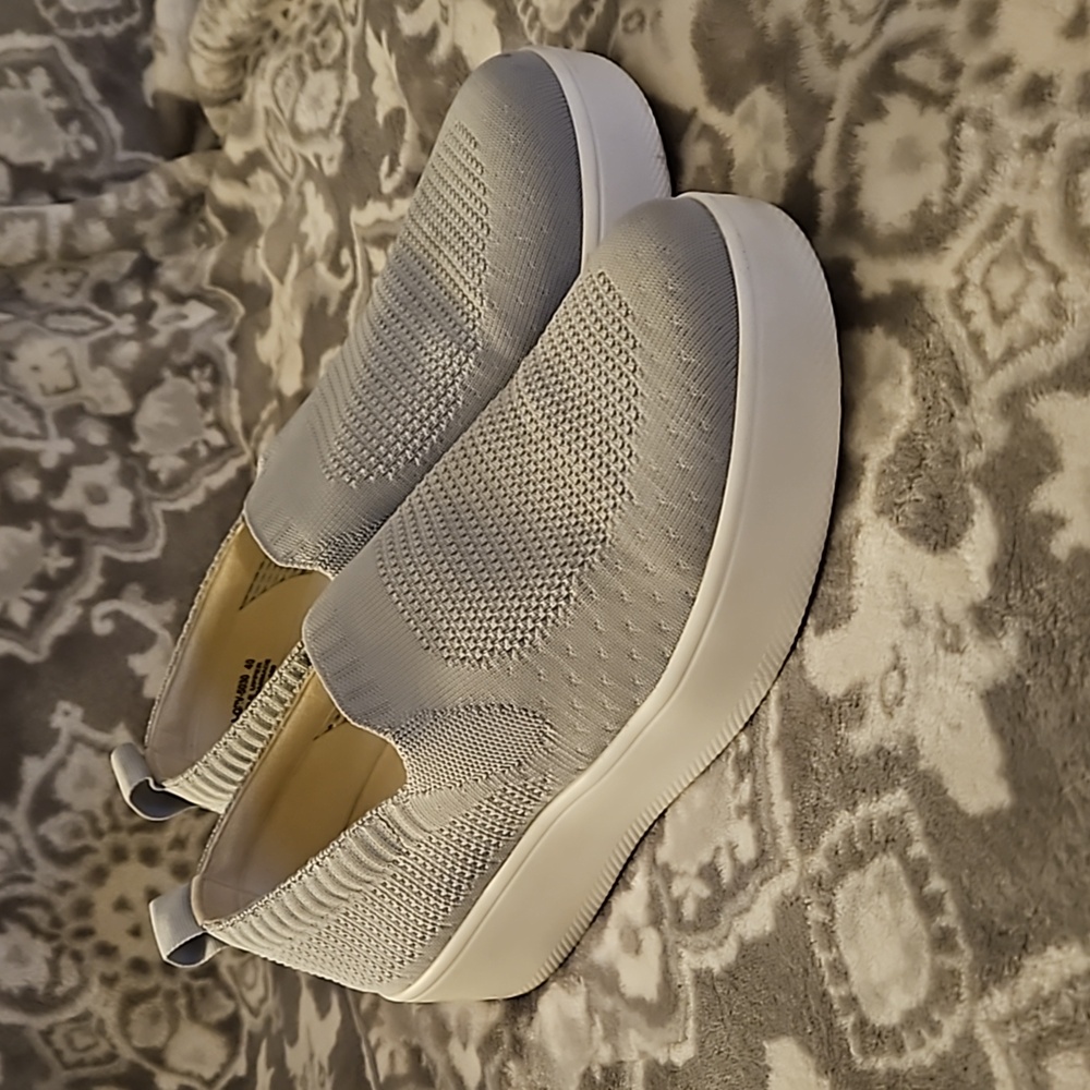 Traq by Alegria slip ons
